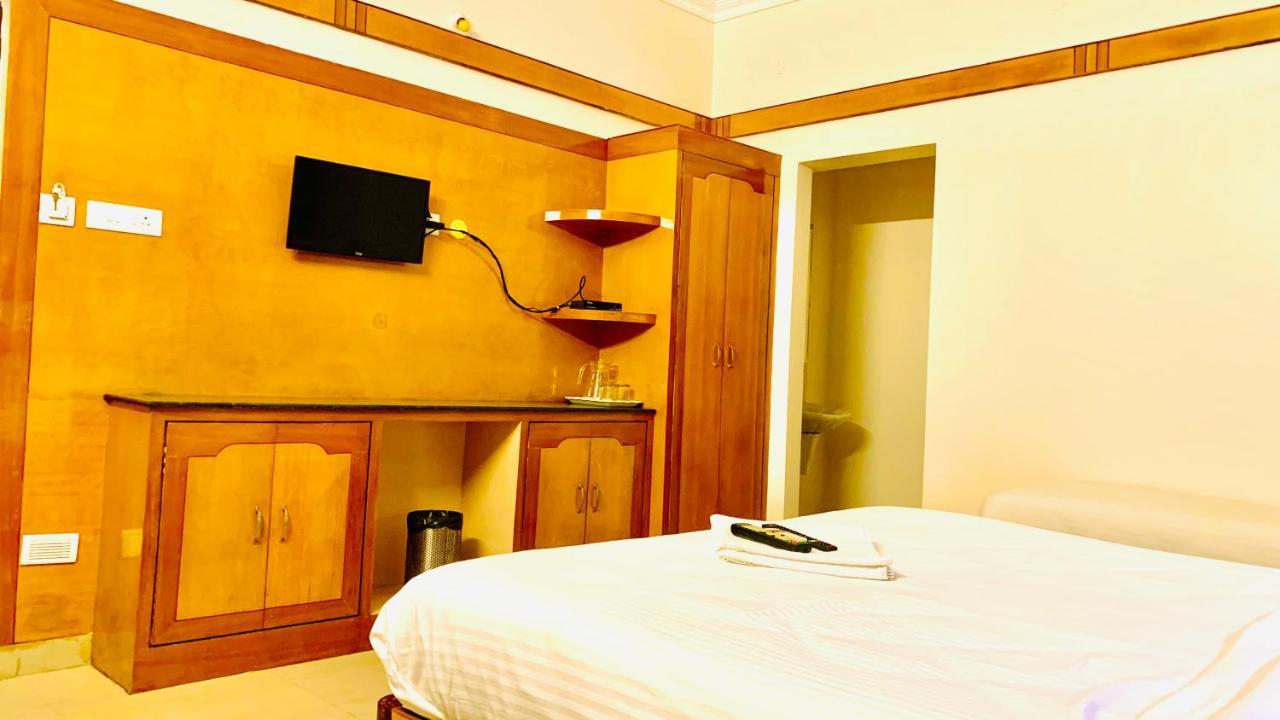 Half Moon Palace Chennai Luaran gambar